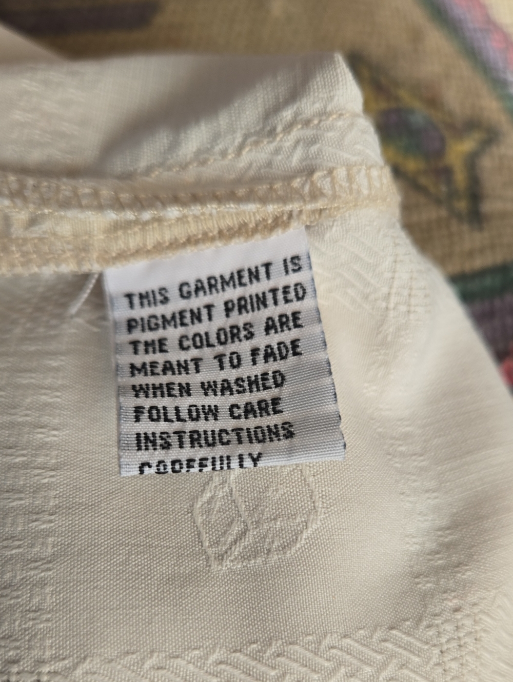 Collectible Tommy Bahama, Silk, short sleeve Camp/Aloha Shirt, casino print - Picture 13 of 13